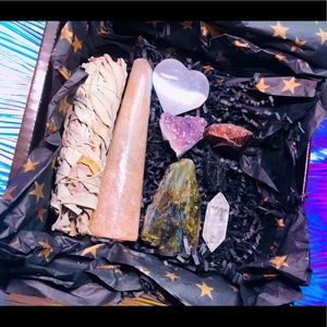 Healing crystal gift box set w/ Sage